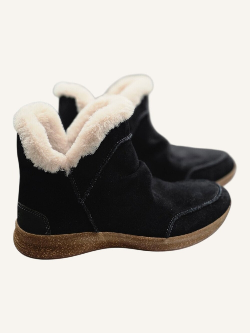 TAOS Future Mid Black Suede Faux Fur Boots Size 8 NWOT